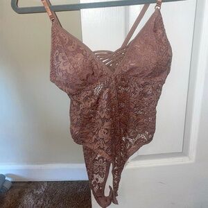 Lace Bodysuit (Removable pads)